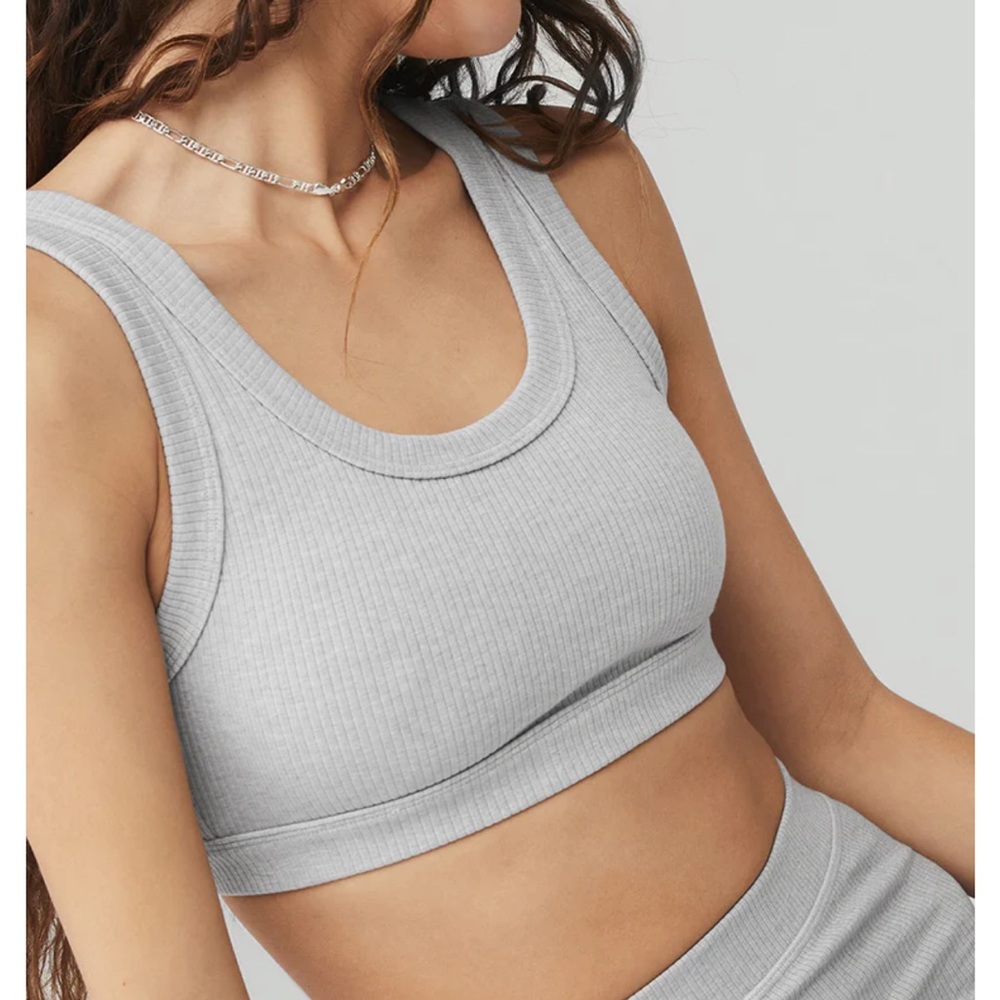 Alo yoga wellness bra in grey